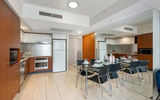 Chevron Renaissance - Wow Stay