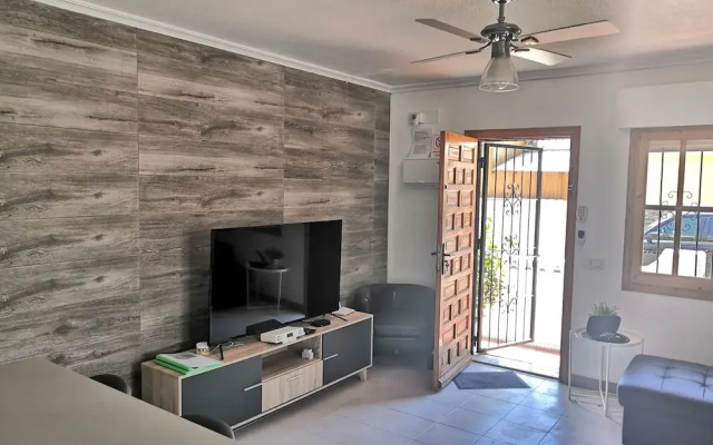 Modern Refurbished Bungalow, Communial Poolwifi