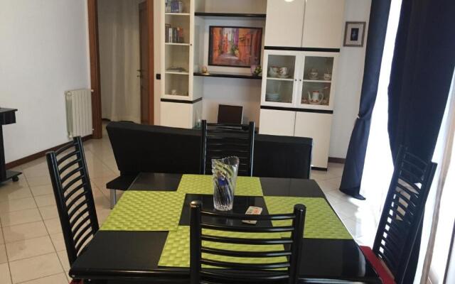 Via Acquedotto N. 66, Condominio "Le Piramidi"