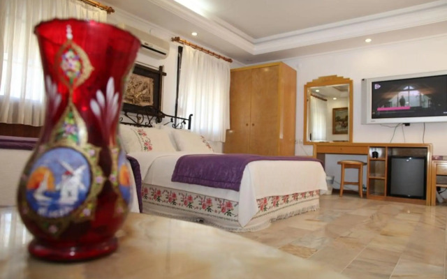Antik Motel