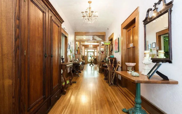 Herlong Mansion Bed & Breakfast