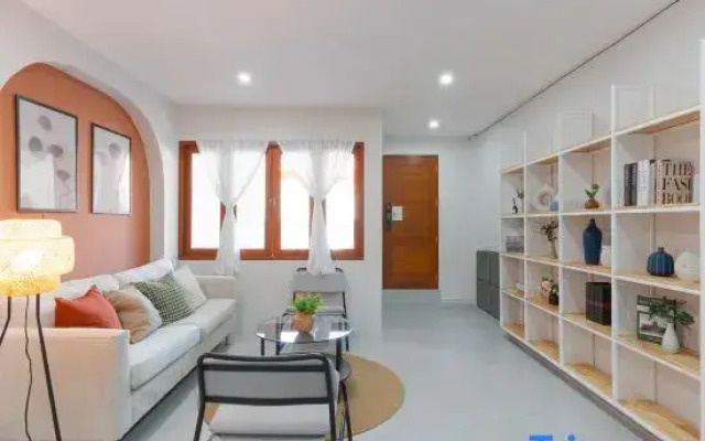 Modern Townhome / 2BR near CNX moat