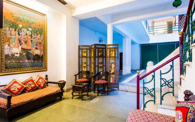 Hotal Devraj Niwas on Lake Pichola Udaipur