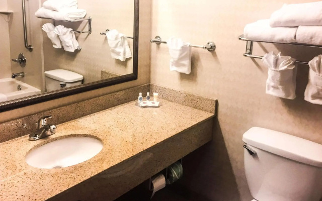 Comfort Inn & Suites Harrisonville