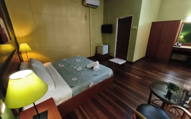 Qurata Riverside Resort