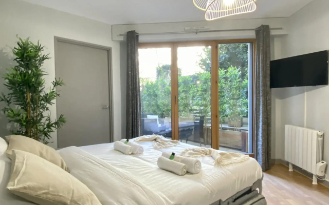 1607 - Wonderful apartment with terrace on garden