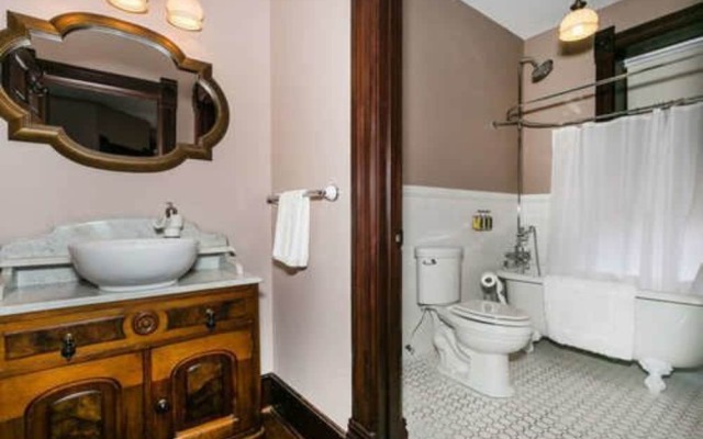 Historic Elgin Hotel