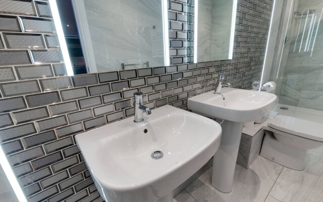 Temple Court Cavern Quarter Apartments