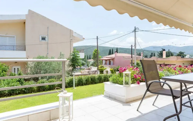 Bright & Spacious two-floor Family Garden Home