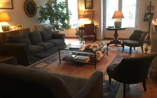 Berges du Rhône/ Chambre avec balcon