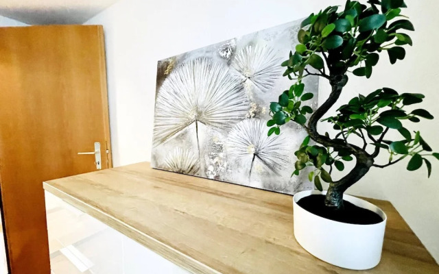 Beautiful Old Building Apartment In The Center