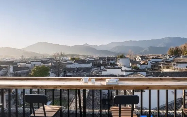Hongcun Mountain Breeze Embracing the Moon · Serenity Garden (Hongcun Village Yuezao Store) – Outside – Huangshan