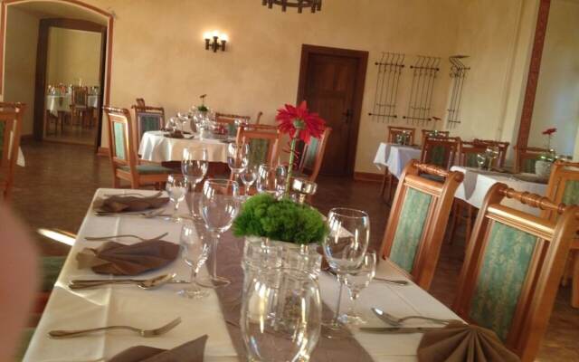 Hotel und Restaurant  Auf der Creuzburg