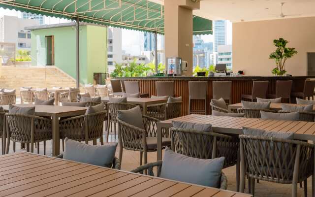 Waymore Hotel Spa and Casino