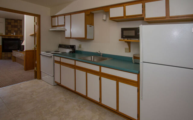 Cragun's Resort & Hotel