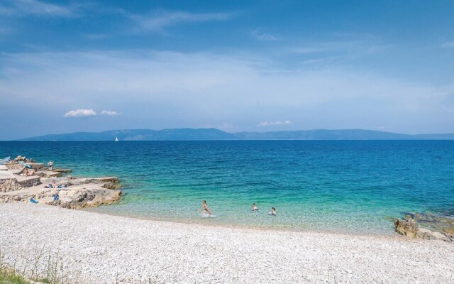 Amazing Home in Ravni with Hot Tub, WiFi & 1 Bedrooms