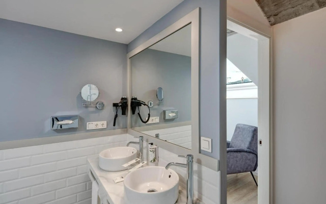 Sercotel Granada Suites