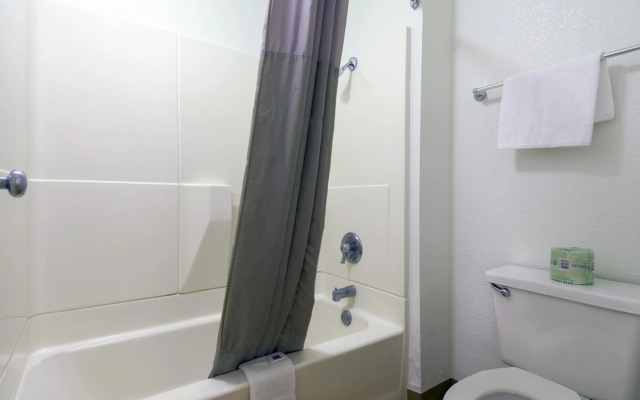 Motel 6 Palm Springs, CA - Downtown