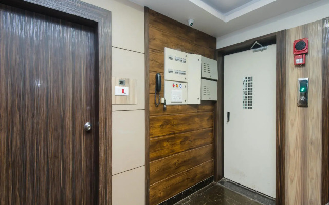 OYO 12894 Bunty Residency