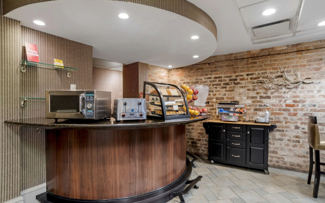 Best Western Plus St. Christopher Hotel