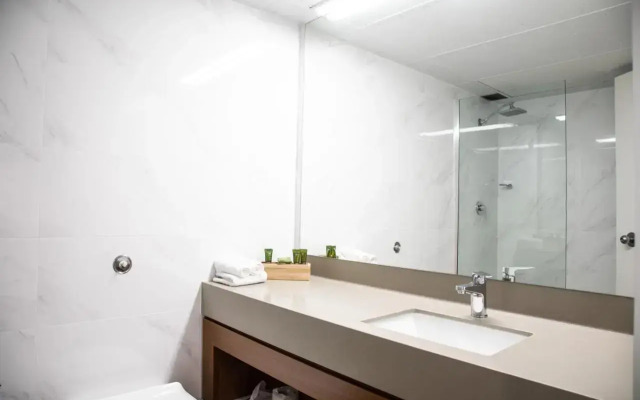 Comfort Inn And Suites Capital Executive