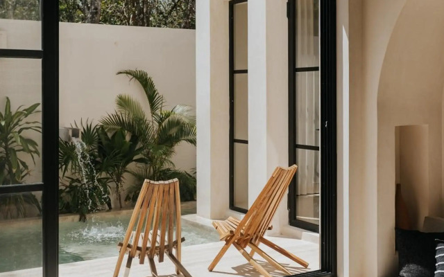 Villa Torana 4br/8pp Private Pool Rooftop Security