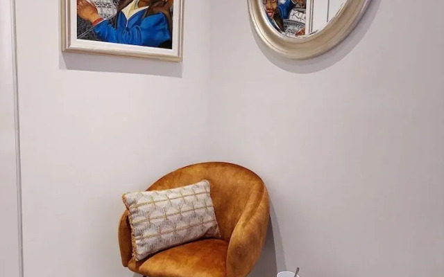 Monza City Rooms & Studios