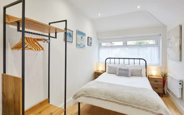 Host Stay The Guest Place