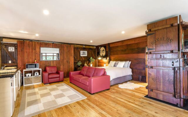 The Rustic Retreat