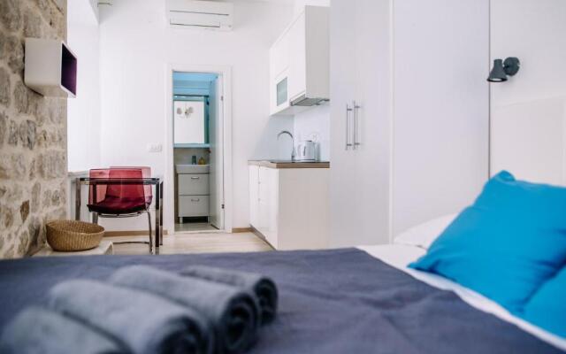 Apartments Amorozo