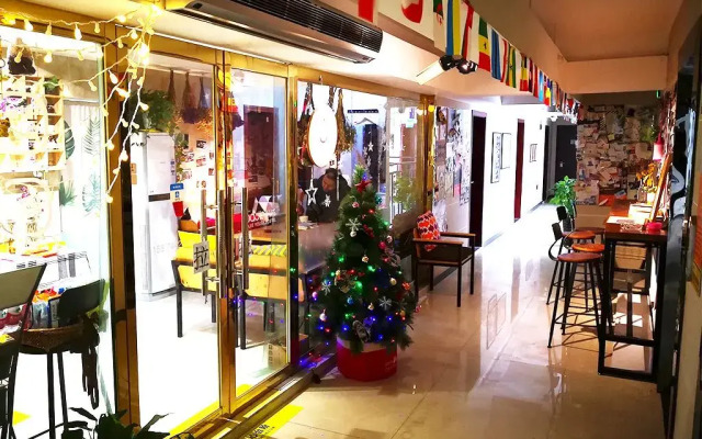 Bajie Youth Apartment Zhangjiajie Tianmenshan Train Station Branch