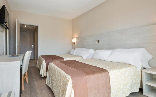 Jambuluwuk Thamrin Hotel