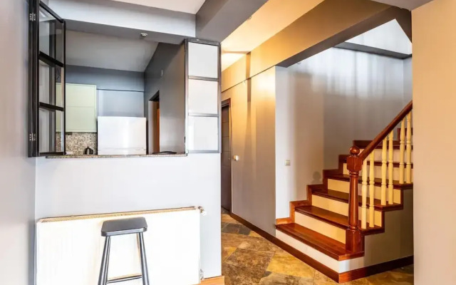 Duplex Flat w Panoramic Bosphorus View and Terrace