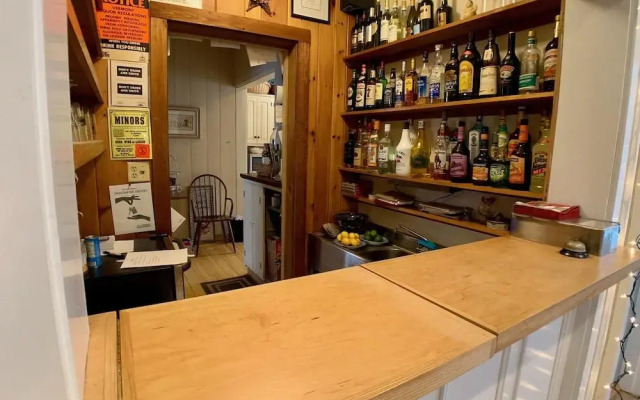 Treehouse Village Inn