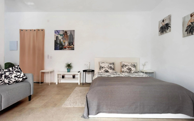 Fantastico 4 - With Large Private Terrace, Free Parking, air Conditioning, BBQ