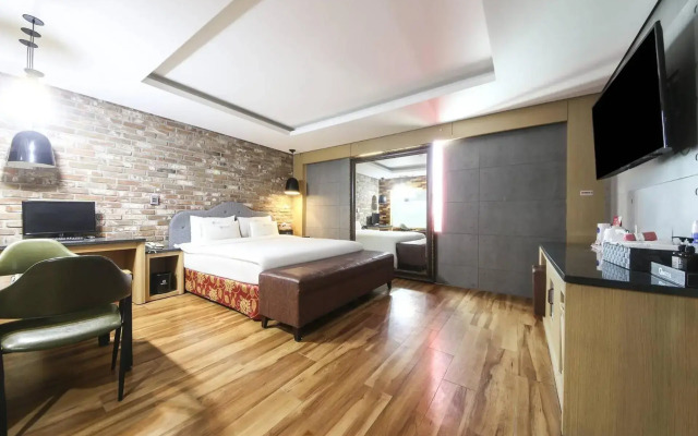 Busan Songdo Q Five Hotel