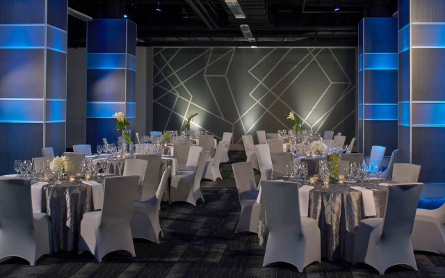 Renaissance Austin Hotel