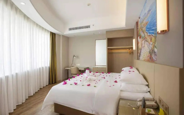 Vienna International Hotel (Sanya High-speed Railway Station)