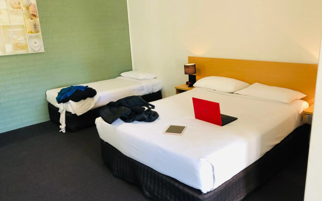 Campbelltown Colonial Motor Inn