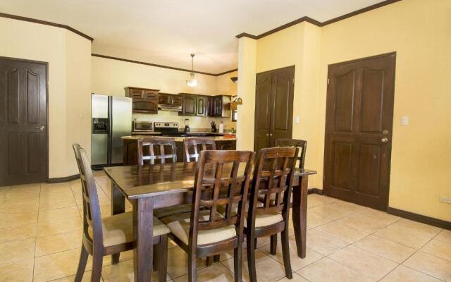 Catalina Cove 3- Spacious 6 Bedroom Loft Home