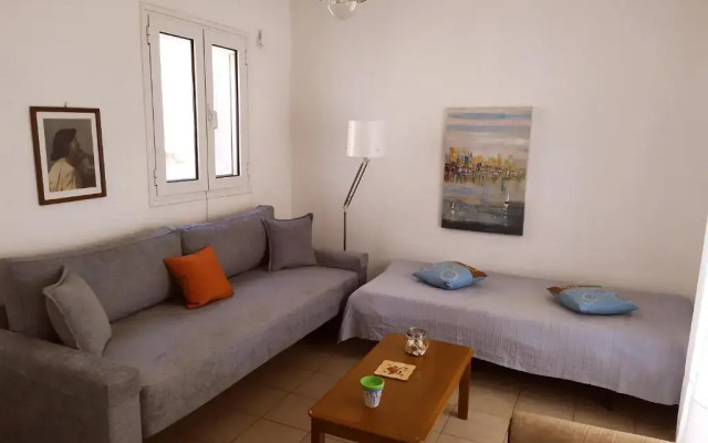 East Red Rock and View Leonidio maisonette studio