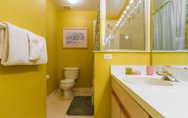 Linda's Pinewood Villa 4 Bedroom Home