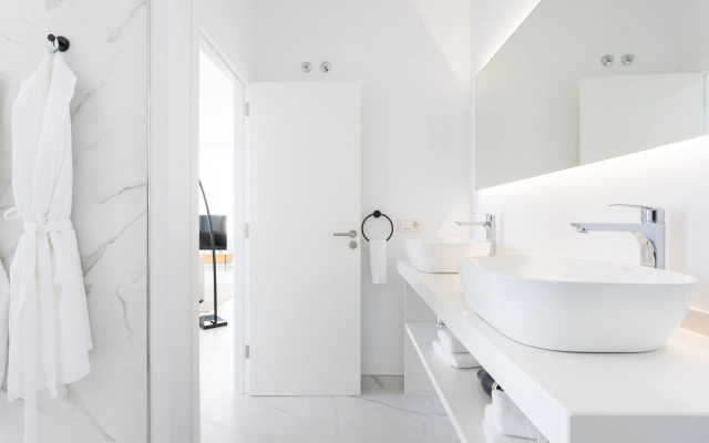 Crystal I Luxury Apartments