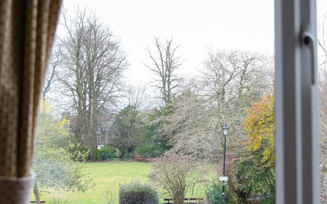 Broadlands Guest House