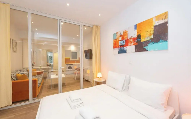 Spacious Peaceful Studio with Garden Patio