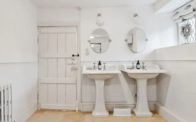 Host Stay Old Hall - Middle Mayfield