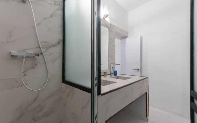 Amazing One Bed Apartment, Sleeps 4 in Madrid