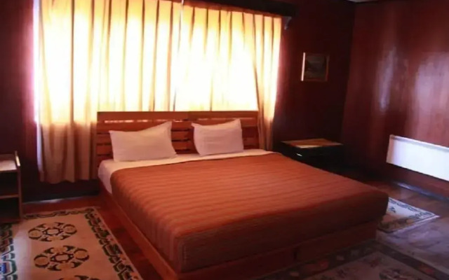 Thegchen Phodrang Lodge