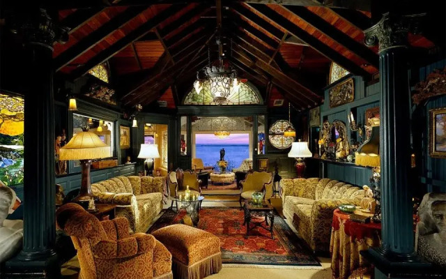 Land's End Inn