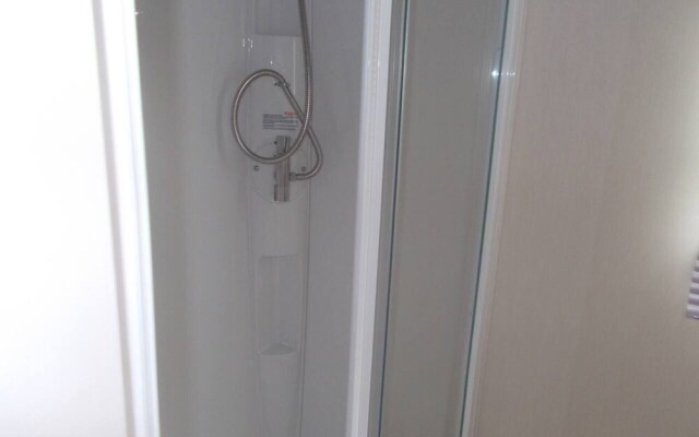 3 bed Caravan Abergel